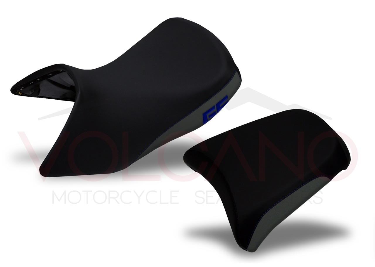 Rivestimento sella Volcano con logo GS blu e inserti grigi