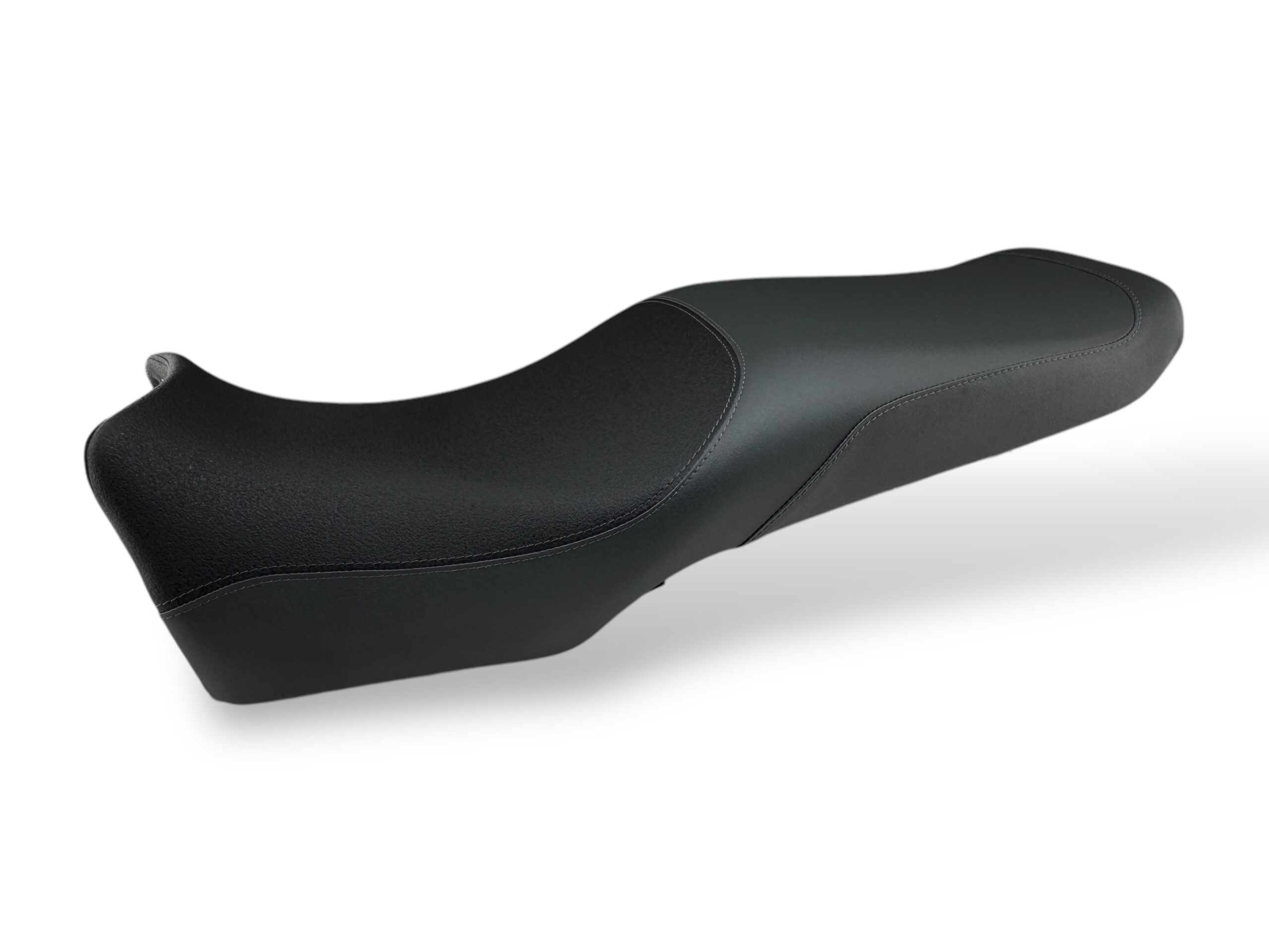 Seat cover nera con inserti grip e cuciture argento per Honda Crosstourer.
