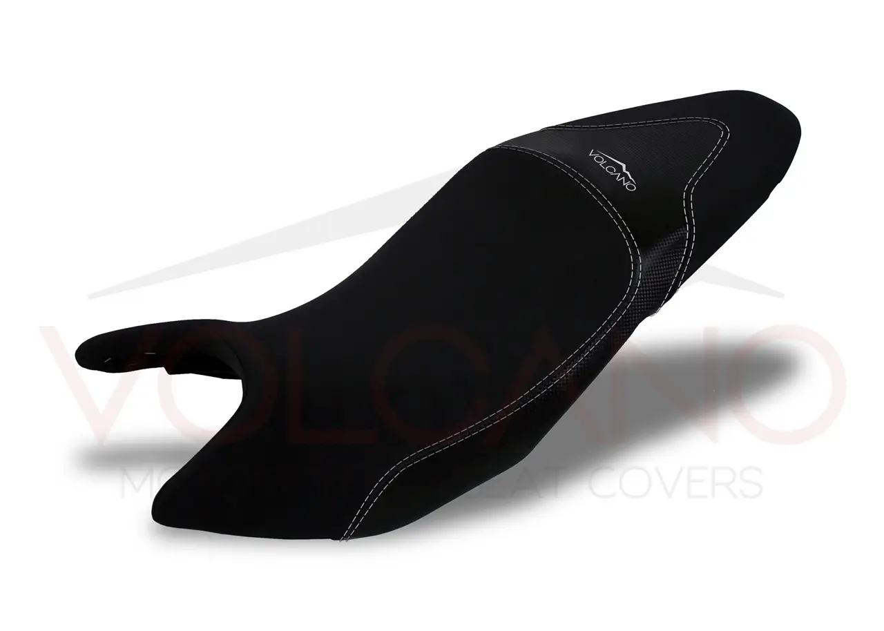 Carbon Seat Cover Honda HORNET 600 con texture carbonio e logo bianco
