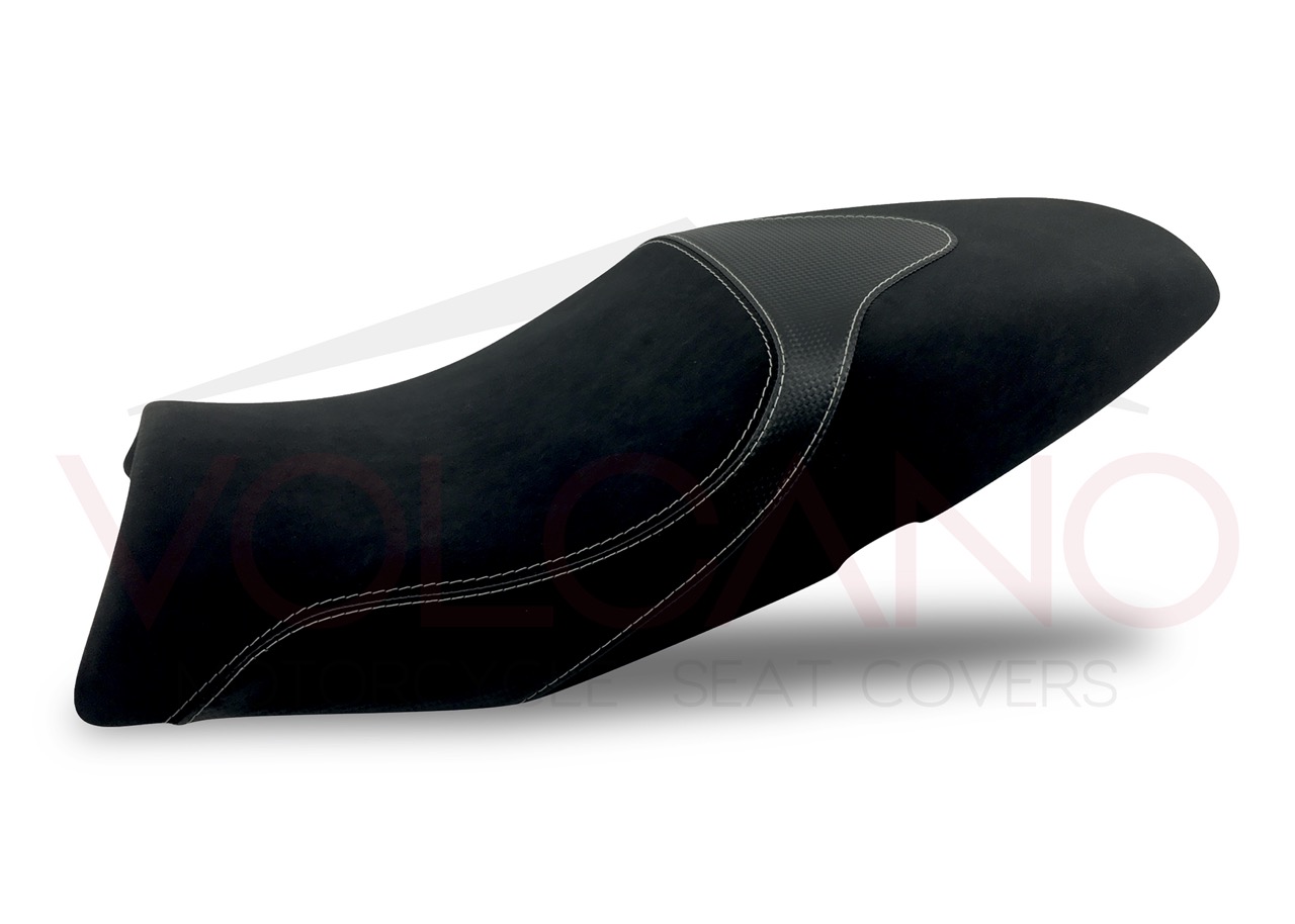 Rivestimento sella nero con inserti carbon look e cuciture grigie per Triumph