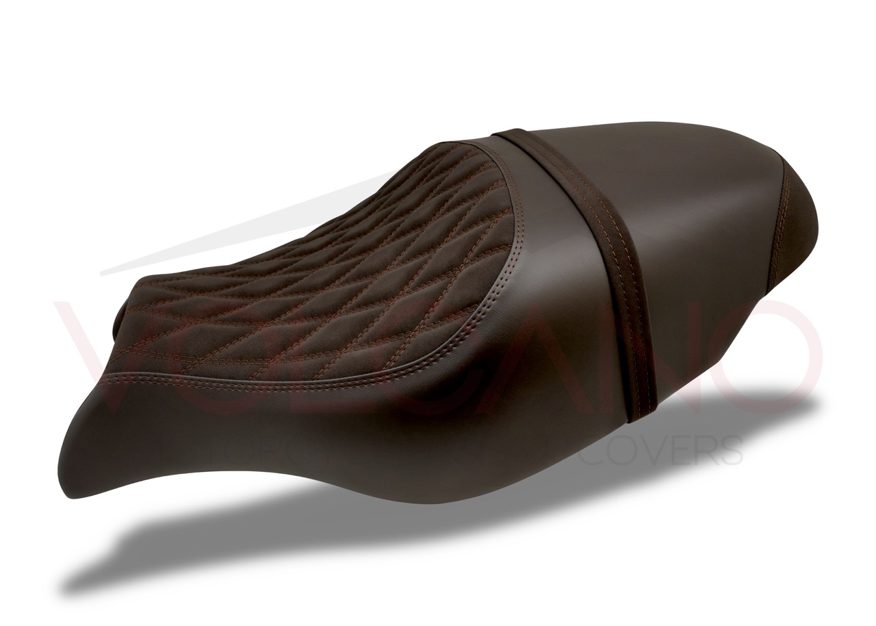 Seat Cover per Ducati SPORTCLASSIC GT 1000 in similpelle martellata con cuciture a contrasto.