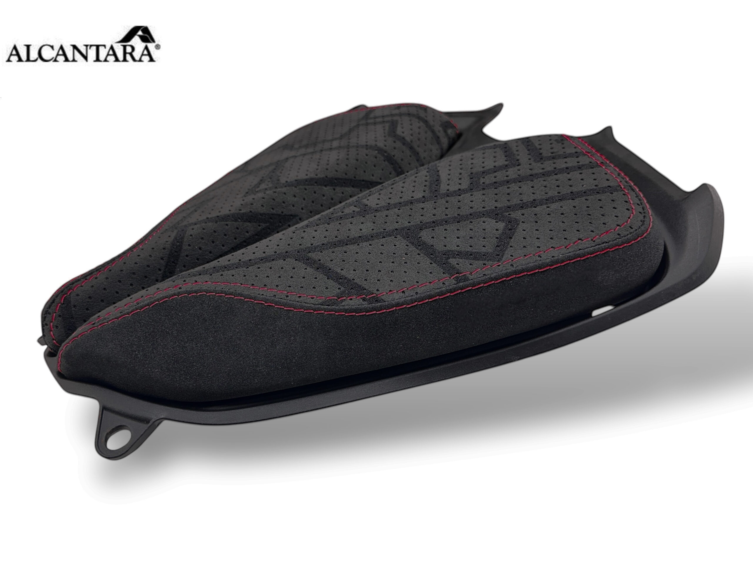 SEAT COVER MV AGUSTA BRUTALE 1000 RR in Alcantara nera con cuciture artigianali.