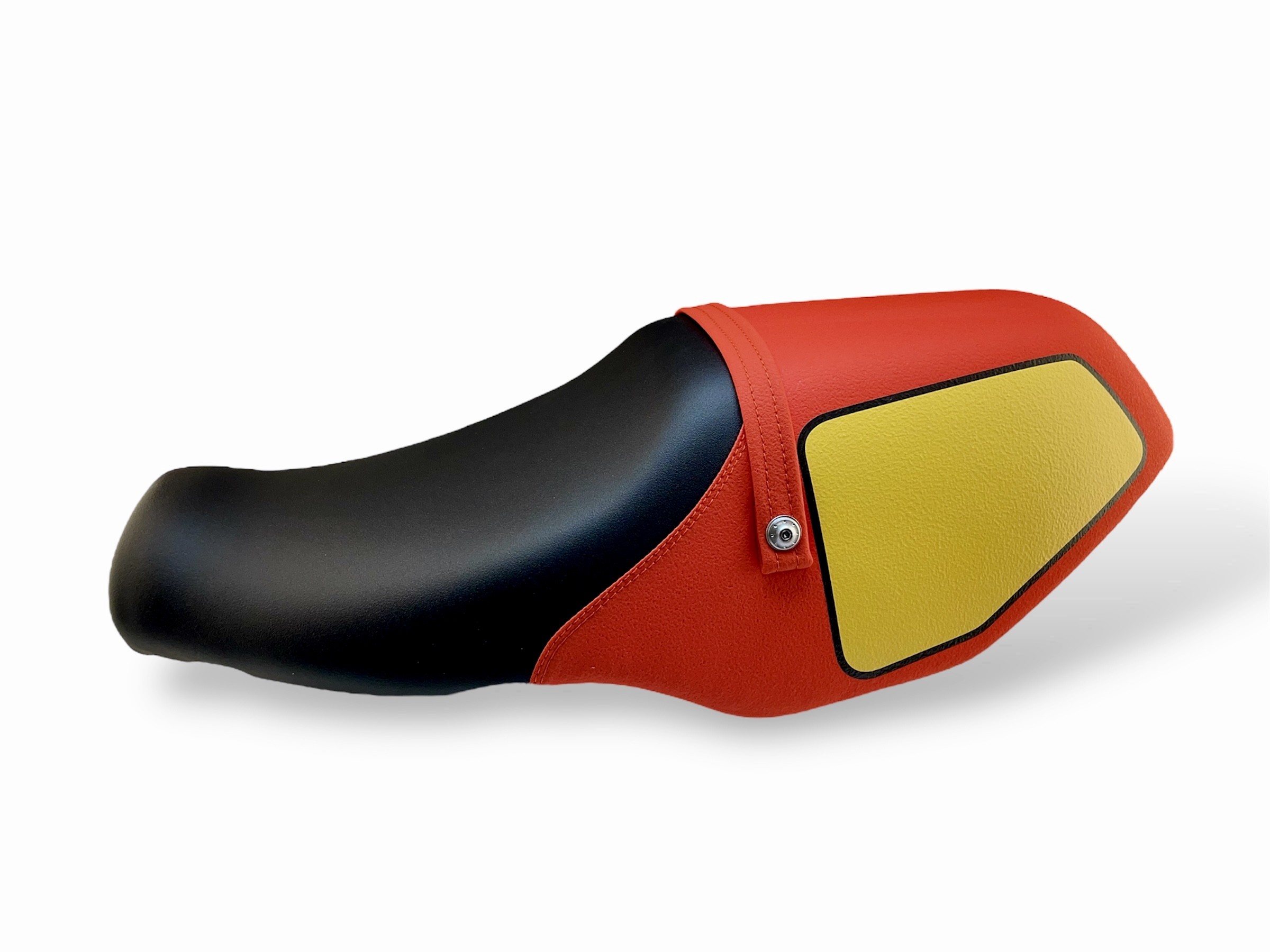 Seat Cover artigianale nera e arancione per Yamaha XSR 900 GP 2024-2025